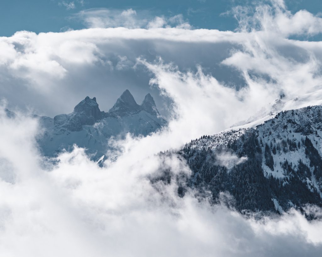 Photo aiguilles d'arves nuages corbier hiver 2024 2025